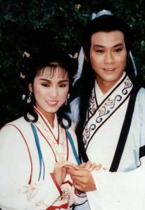 一代男神郑少秋二婚沈殿霞靠妻子爆红后婚内出轨小17岁官晶华