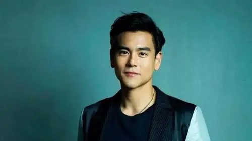 37岁彭于晏身材好到逆天,腹部曲线好迷人,眼下享受单身生活