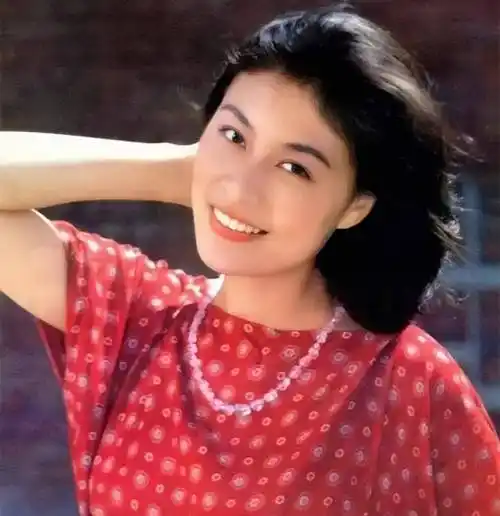 原创演员岳红年轻时只顾事业曾被女儿喊阿姨患癌后母女和解