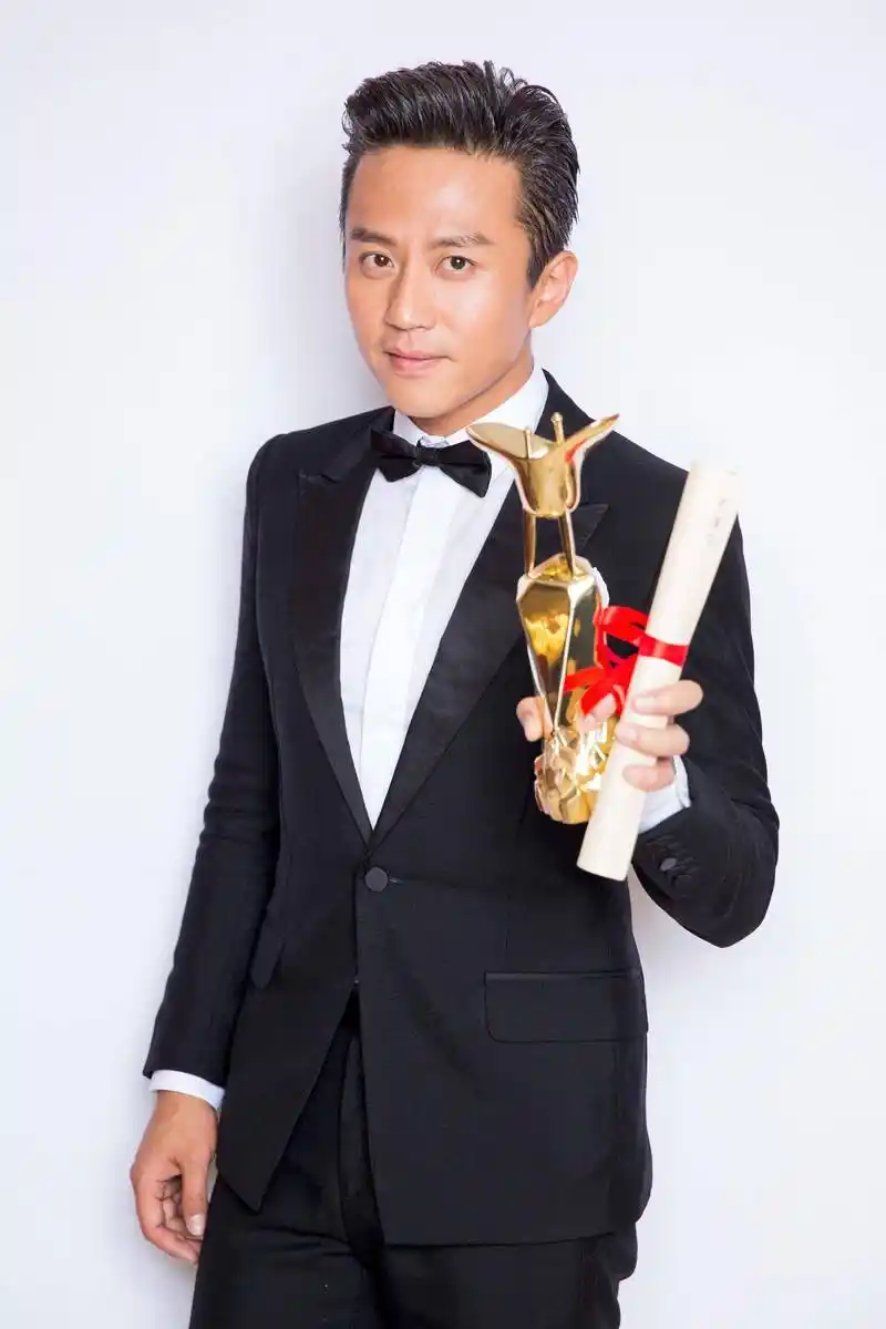 曝邓超疑精神失常,家人称心理治疗中,陷婚姻危机,孙俪深夜发文