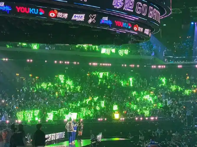 王一博粉丝给王一博的绿海真好看呐#王一博