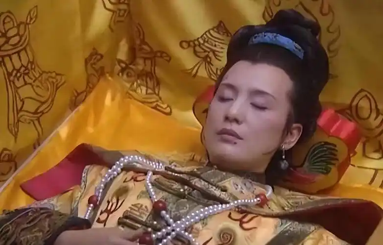 《康熙王朝》蓝齐儿原型:穿龙袍下葬,尸身240年不腐