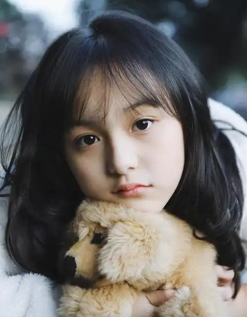 刘楚恬2岁出道年入百万6岁爆红全国如今13岁的她长成啥样了