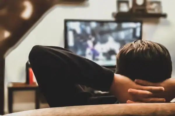 研究表明一个人一生中平均花费78k小时看电视