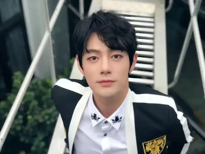 公告牌采访朱云龙心目中的ta