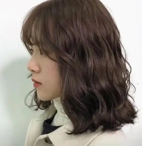 女生短发木马卷图片 短发木马卷如何扎迷人_卷发发型_西子美发网