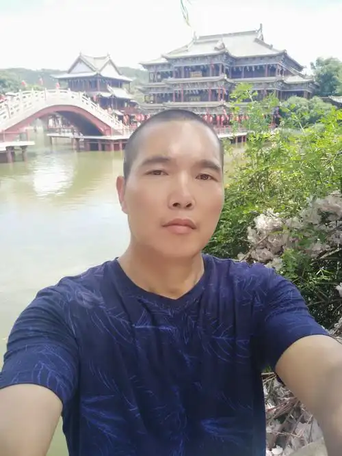 相亲资料# 幸福号1747/男/50岁/初中/171厘米/75公斤/属猪/离异/国企