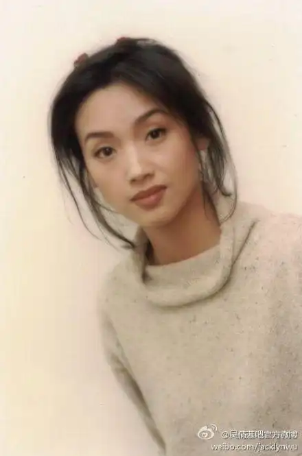 吴倩莲吧官方微博:这眼睛瞪的