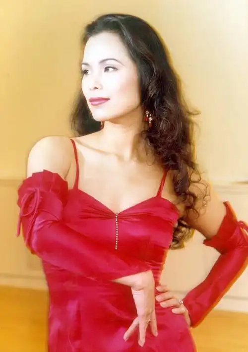 韦唯写真图片-自制1440x1280壁纸.-明星写真馆n63.com