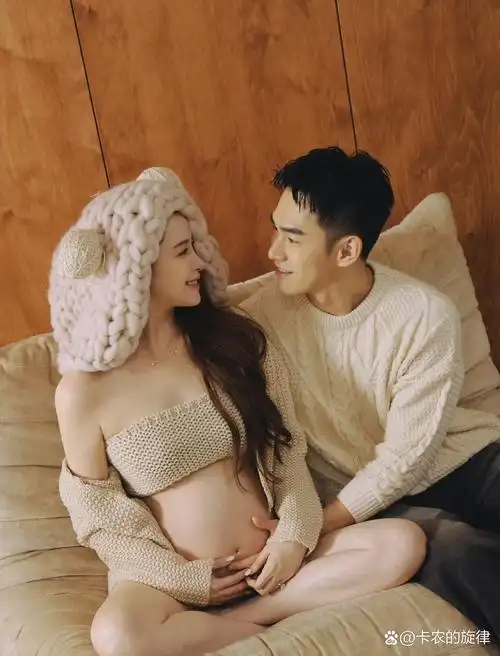 她是众所瞩目的新星,凭借独特魅力迅速崭露头角