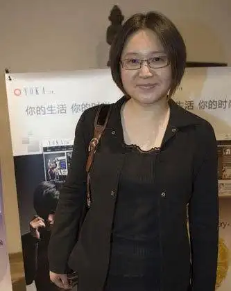 老狼爱人履历强悍 是当之无愧的女强人