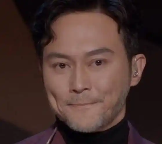 50岁张智霖胡子花白 袁咏仪感谢他将青春献给事业