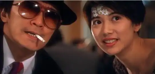 袁咏仪与周星驰曾合作出演知名电影《国产凌凌漆》,表现出色.