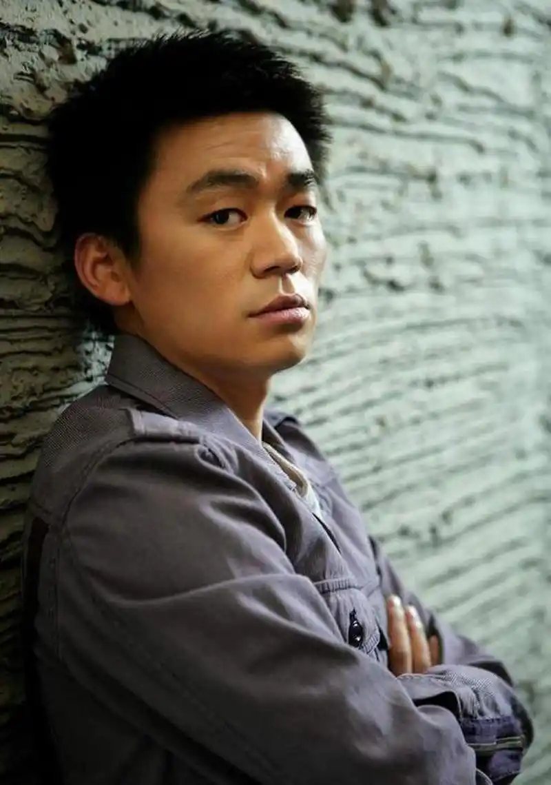 有一次,郭德纲问王宝强:"你在少林寺习武六年,学了不少真功夫,现实中