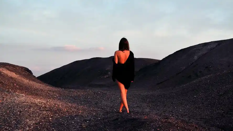 一个人失落的心情图片