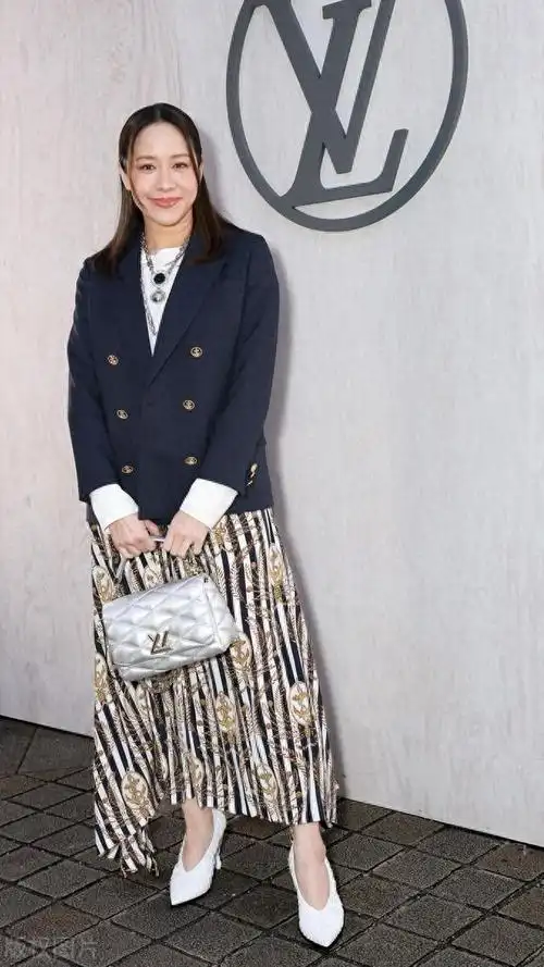 林嘉欣这身材,这才是尤物啊!