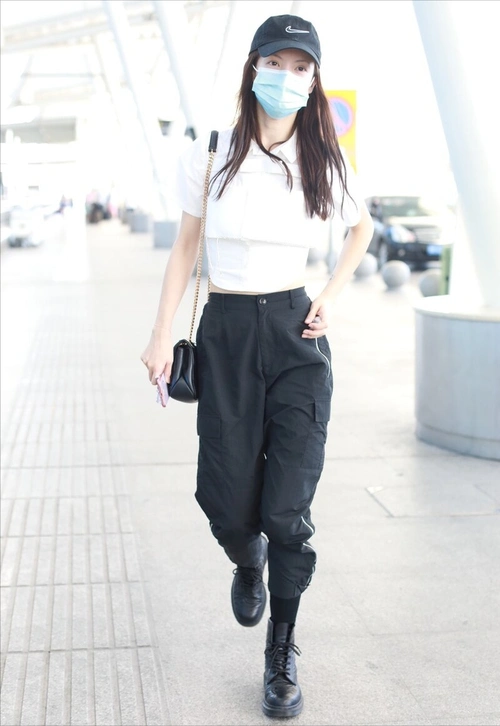 工装裤搭配什么上衣 -生活-动动脑