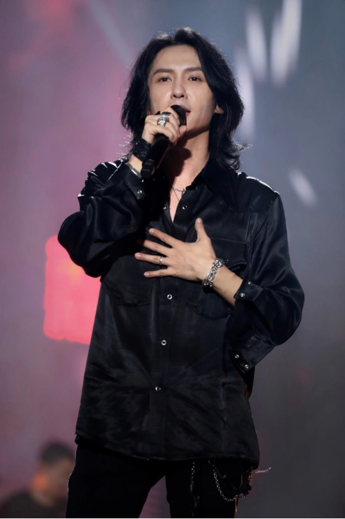 合约期满,黑豹乐队官宣招募新主唱,第十任主唱张淇将离队_娱乐频道