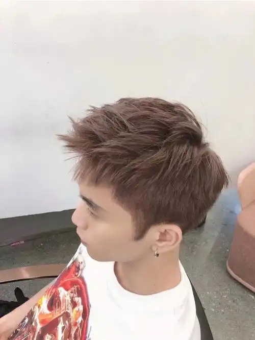 男士发色推荐特别适合春夏天