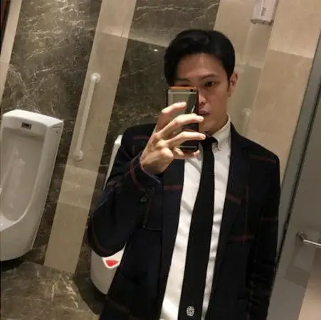 ▼据了解,mark ngai目前是邓紫棋的造型师.(图/翻摄自mark ngai ig)