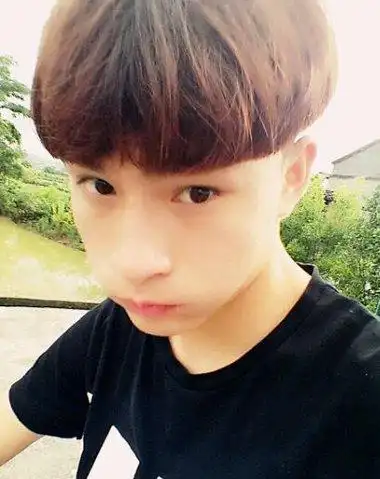 长方脸男生适合锅盖吗 男生唯美锅盖头的图片