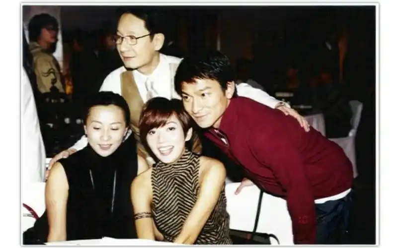 2000梅艳芳出席刘培基个人网站启用记者会访问现场字幕