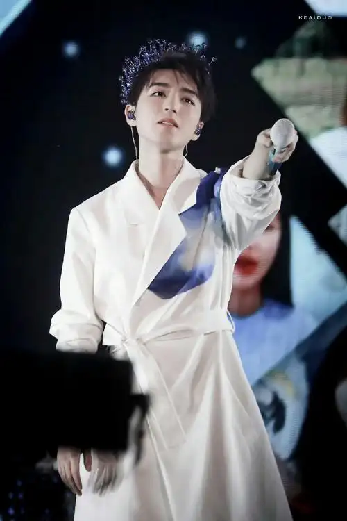 王俊凯马嘉祺相似造型