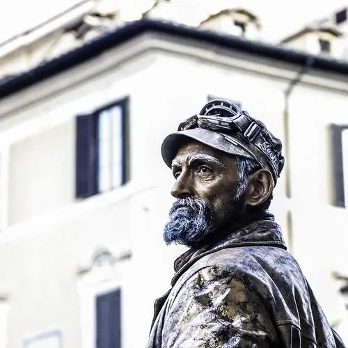 每次看到艺人们坚毅的眼神只能感叹生活的所在