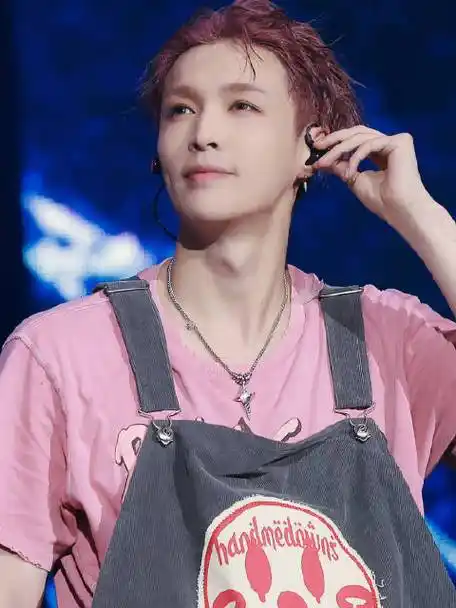 张艺兴唱exo的约定##吴世勋去张艺兴演唱会##星姐微博