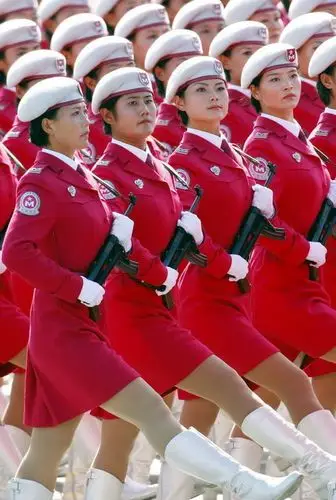 哪位有高清国庆阅兵女民兵方阵图片?