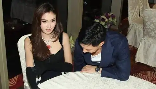 张家辉搂着这位女神, 在泰国拥有"最美变性人"的称号