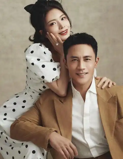 王灿晒与杜淳婚纱照幸福溢出屏幕未修图曝光颜值依旧能打