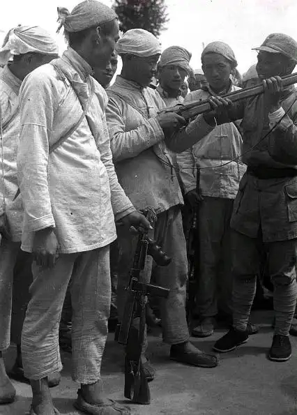 这才是真实的抗战民兵图3武器很特殊