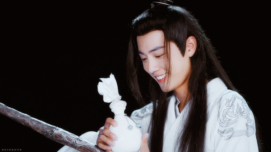 大家喜欢魏无羡哭还是笑呀?