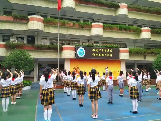 越秀少年祭英烈 红色基因代代传 ——东山实验小学参加越秀区青少年