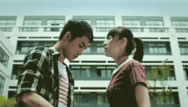 一起同过窗告白吻额头惊喜小羞涩gif动图_动态图_表情包下载_soogif