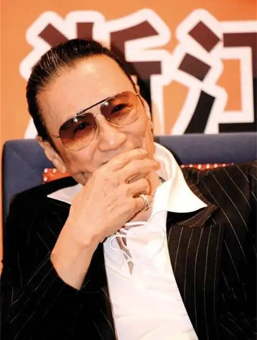 谢贤:成龙说他是传奇,周润发称他四哥,巅峰时李小龙都靠边站(2)-度小