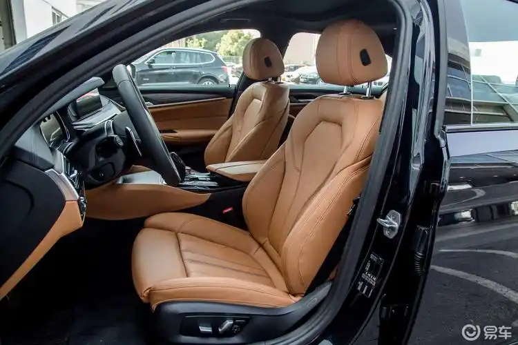 【宝马5系2017款530i m运动套装内饰全景正拍汽车图片-汽车图片大全】