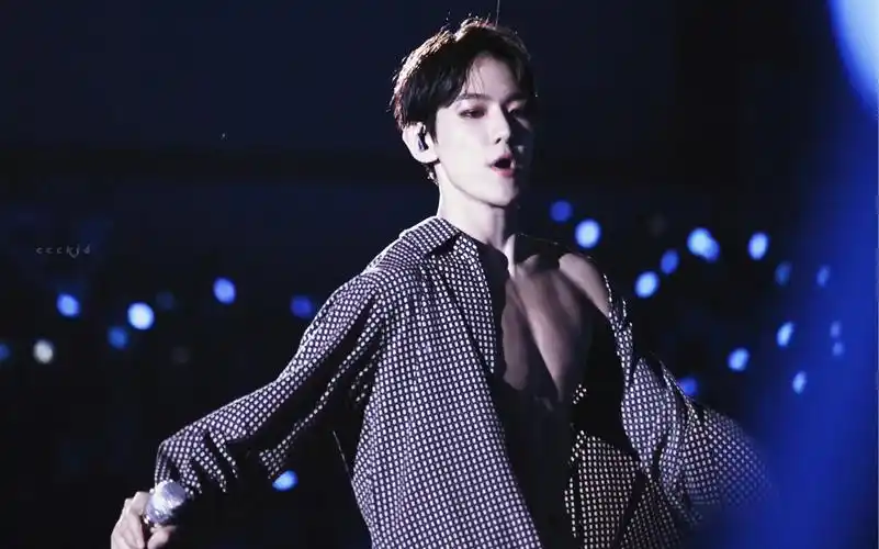 【边伯贤】170527-28三巡安可首尔场舞台饭拍合集(含高能撩腹肌名场面