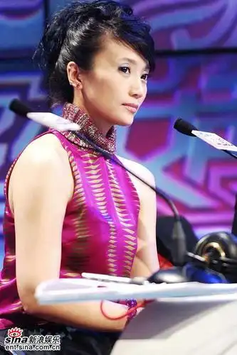 图文:超女沈阳赛区10进7-评委朱桦