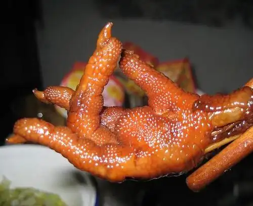 一只鸡只有2个爪子,但鸡爪却能一直供应,看完你还敢吃吗?