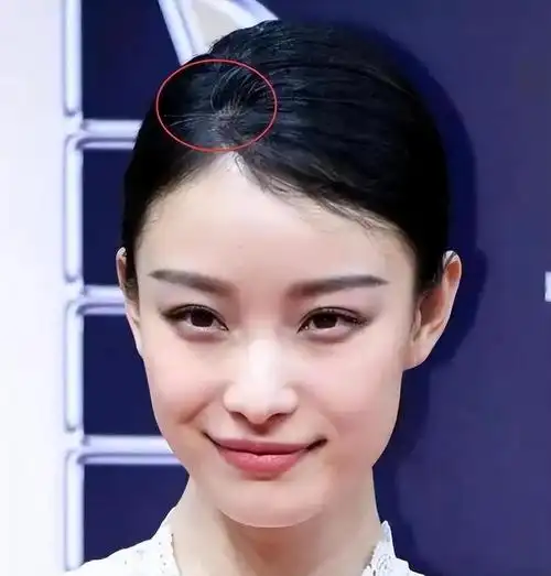 衰老的正确打开方式:顶流少女感女星白发明显,天仙发腮美人迟暮