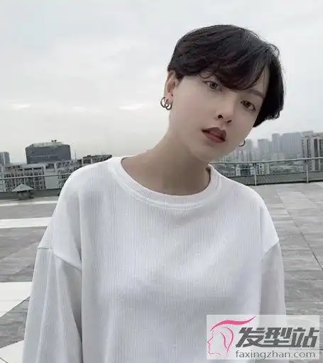 女生假小子酷帅短发头发这么剪帅气有型