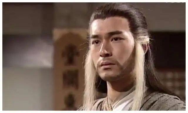 杨过是独臂周伯通左右互搏术等于四只手若对战为何周伯通必败