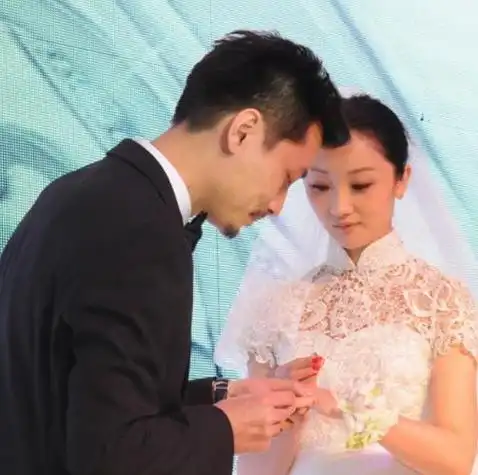 被嘲"嘴斜眼歪",用实力征服观众,如今的张瑶已成为人生赢家|演员