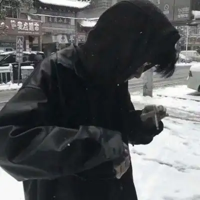 黑白侧脸伤感男生头像 男生帅气孤独颓废头像