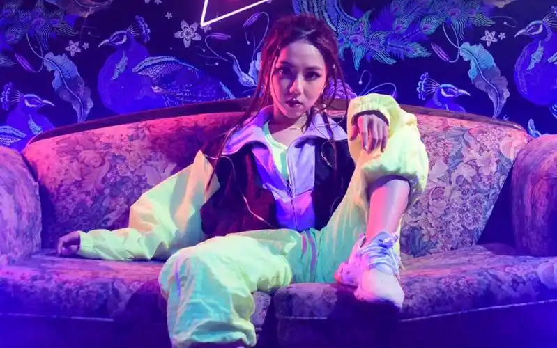 【中国新说唱】制作人公演-邓紫棋 差不多姑娘mv_哔哩哔哩_bilibili