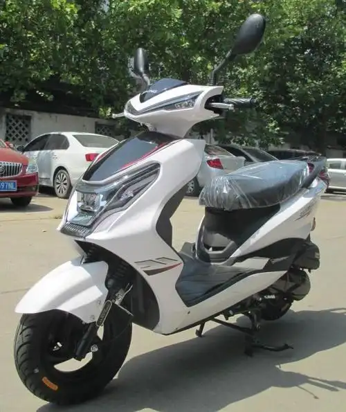 125cc踏板摩托车