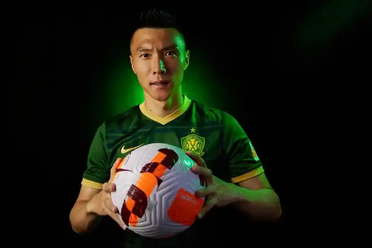 国安老将于大宝.