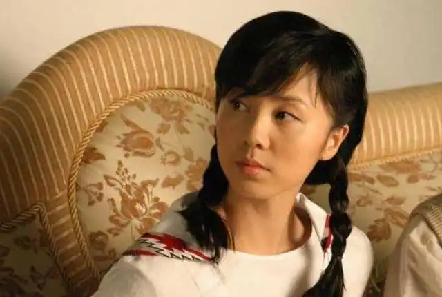 《仙剑奇侠传》时,孙莉继续打酱油……直到2003年的《蒲公英》,唐人